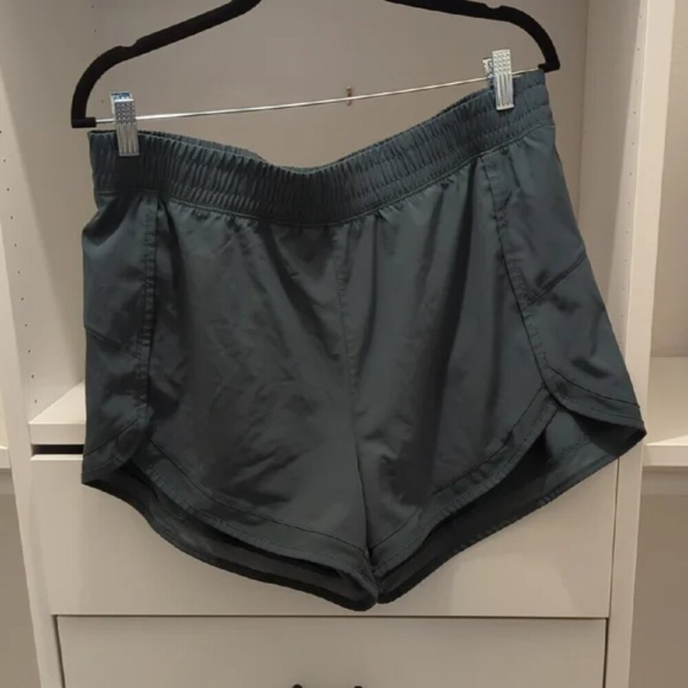 GAIAM Forest Green Mesh Shorts New Without Tags XL